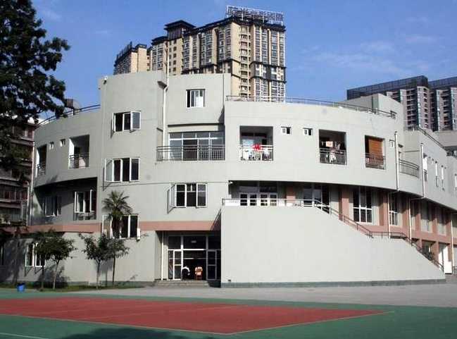 成都市鹽道街中學(xué)發(fā)展前景怎么樣？