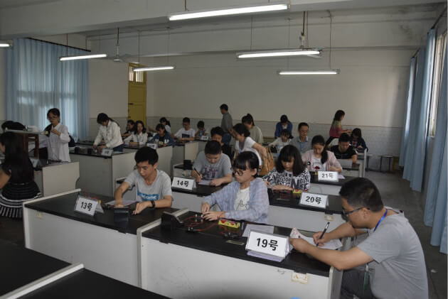 內(nèi)江三中學(xué)?；靖艣r