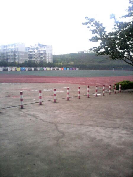 資中二中、水南實(shí)驗(yàn)小學(xué)校園路段通車(chē)了