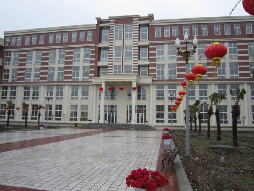四川師范大學(xué)附屬第三實(shí)驗(yàn)中學(xué)聯(lián)系電話是多少？
