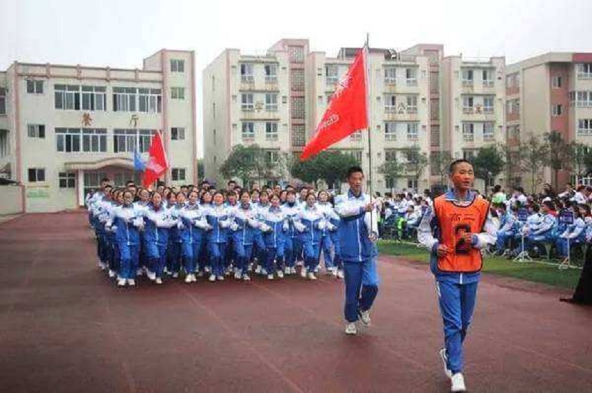 大邑縣實(shí)驗(yàn)中學(xué)聯(lián)系電話是多少？