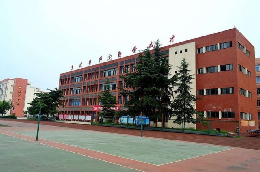 江油一中是公辦院校嗎？