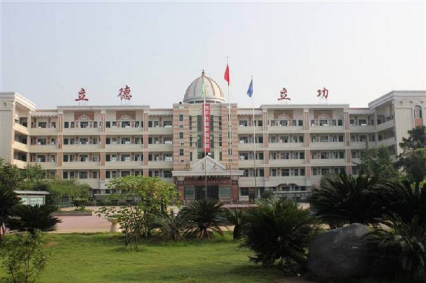 伍隍中學師資怎么樣？
