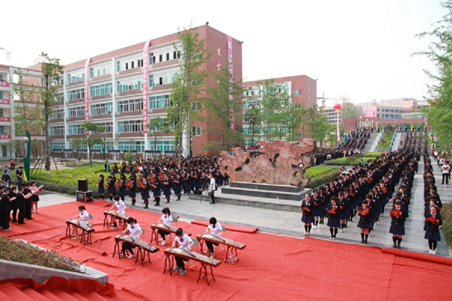 綿陽中學(xué)實(shí)驗(yàn)學(xué)校聯(lián)系電話是多少？