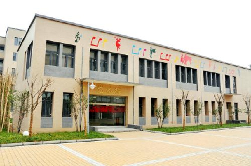 德陽東電中學校園環(huán)境好不好？宿舍環(huán)境怎么樣？
