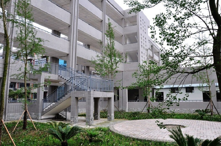 德陽五中地址在哪？