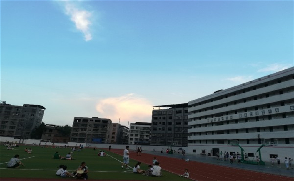 鐵佛中學(xué)學(xué)校詳細(xì)地址在什么地方？