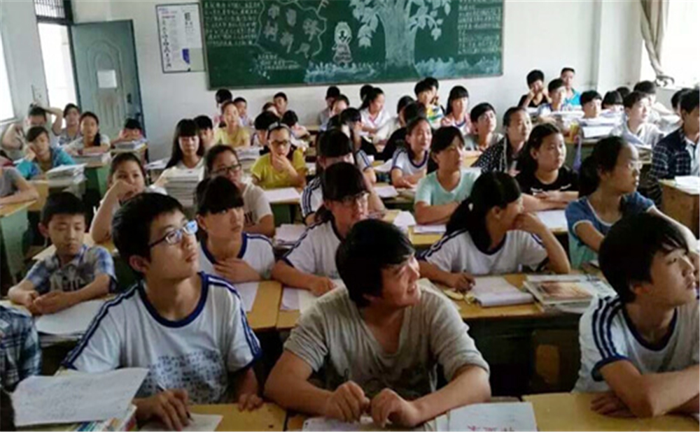 巴中四中學(xué)校環(huán)境怎么樣？