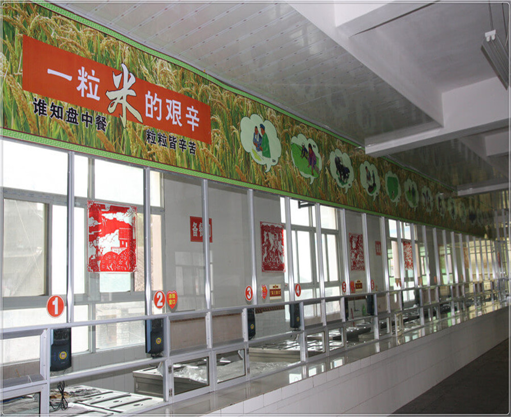 蒼溪實驗中學的環(huán)境怎么樣？