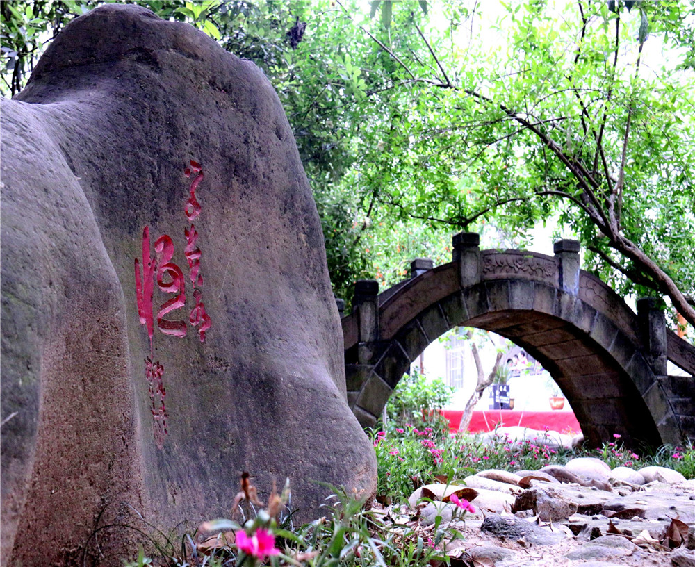 歧坪中學(xué)的詳細地址在什么地方？