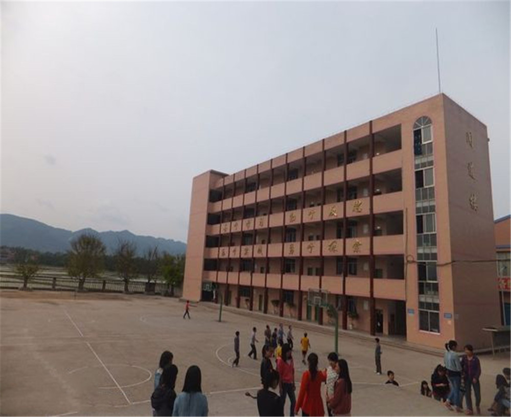 開江縣任市中學(xué)的詳細(xì)地址在什么地方？