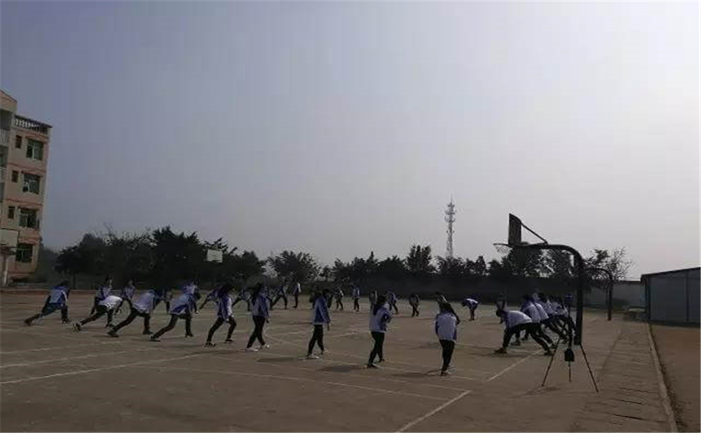 內(nèi)江市第十一中學(xué)2020年中考錄取分?jǐn)?shù)線多少分？