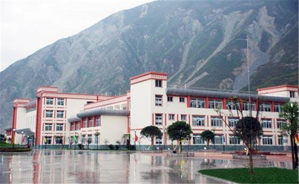 汶川中學的詳細地址在什么地方？