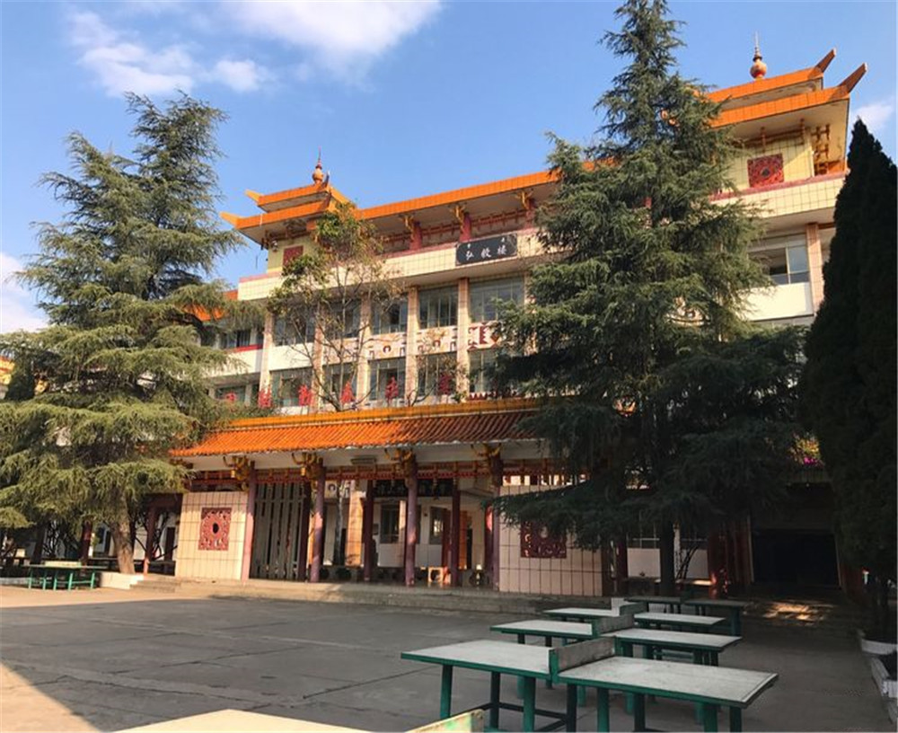 涼山州民族中學(xué)學(xué)校招辦電話是多少？