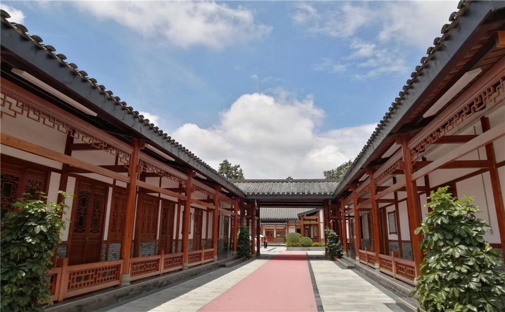 成都綿實(shí)外國(guó)語(yǔ)學(xué)校的高考升學(xué)率高不高？