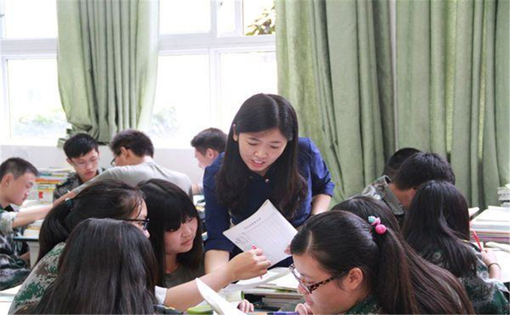 八一聚源高級(jí)中學(xué)的老師怎么樣？