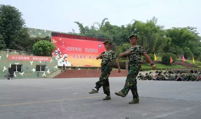蒲江中學(xué)的一年學(xué)費(fèi)是多少錢(qián)？