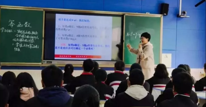 蒲江中學(xué)近三年的錄取分?jǐn)?shù)線(xiàn)是多少？