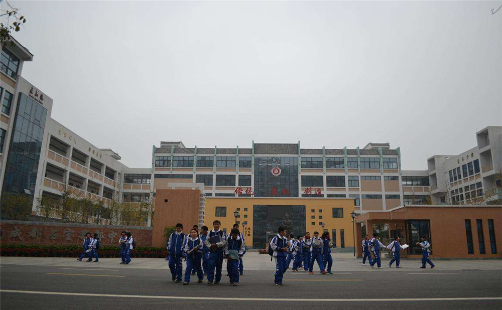 成都石室蜀都中學高中宿舍怎么樣？