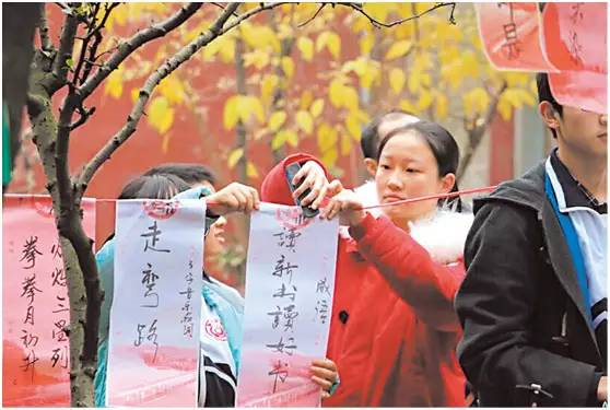 新津中學的住宿環(huán)境怎么樣？