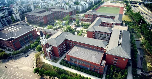 成都七中萬達(dá)學(xué)校的錄取分?jǐn)?shù)線是多少？