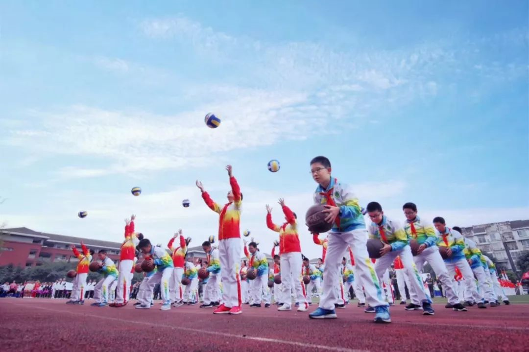 成都七中萬(wàn)達(dá)學(xué)校的本科升學(xué)率是多少？