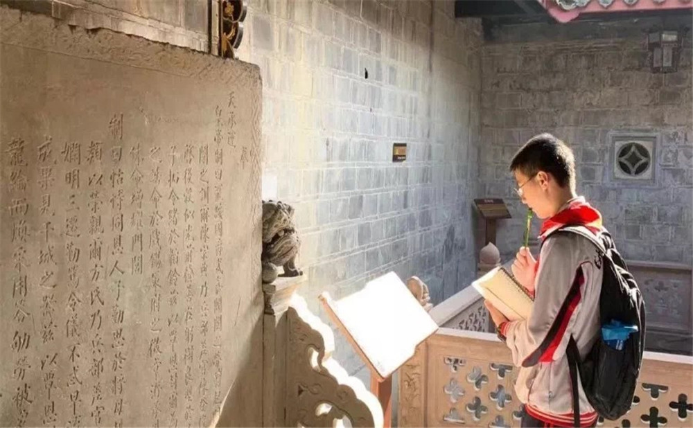 四川師范大學(xué)附屬中學(xué)本科升學(xué)率是多少？