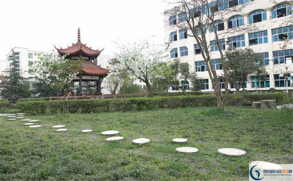 都江堰外國語實驗學校實驗班怎么樣？