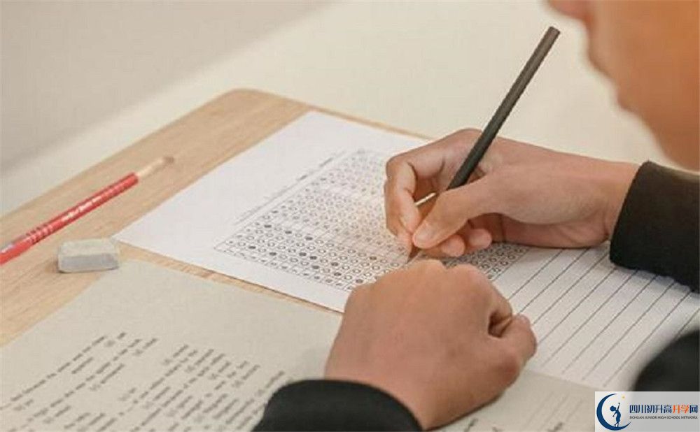 成都石室外國語學(xué)校是怎么樣的學(xué)校？