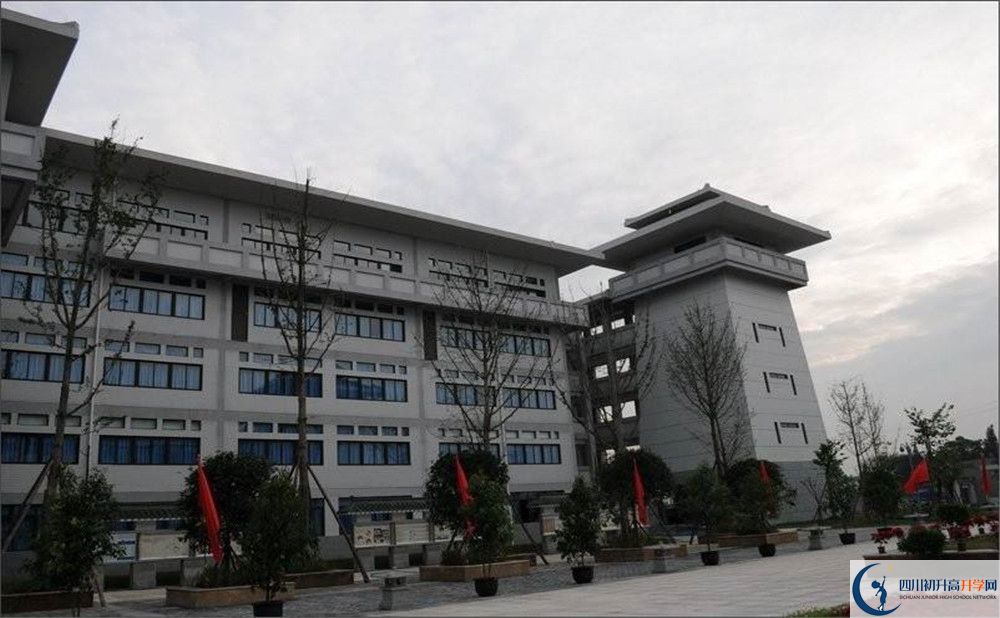 成都石室中學北湖校區(qū)的學費大概多少？