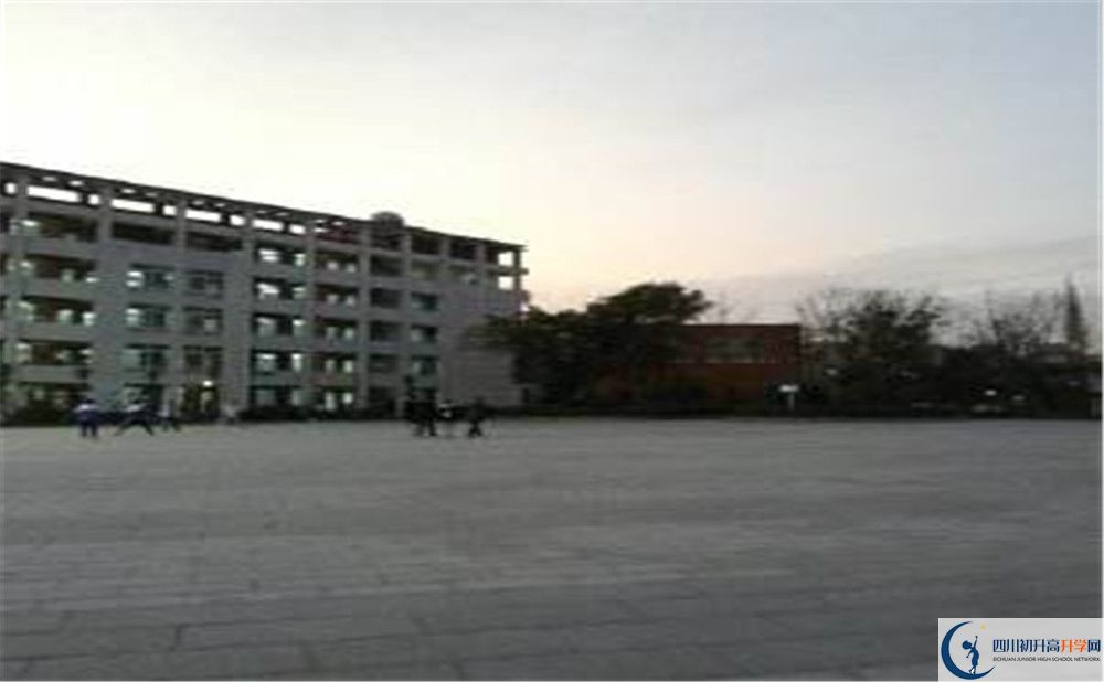 金堂實(shí)驗(yàn)中學(xué)初升高的分?jǐn)?shù)線是多少？