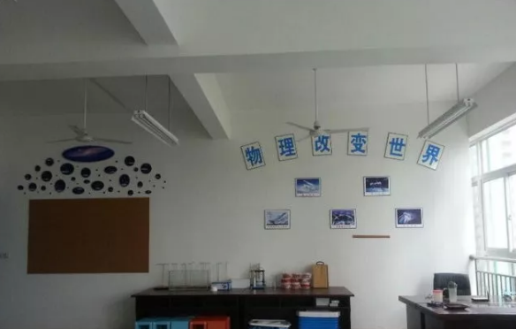 中考成都市泡桐樹(shù)中學(xué)的招生分?jǐn)?shù)線是多少？