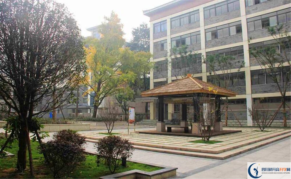 成都市西北中學(xué)高中歷年來的分?jǐn)?shù)線是多少分？