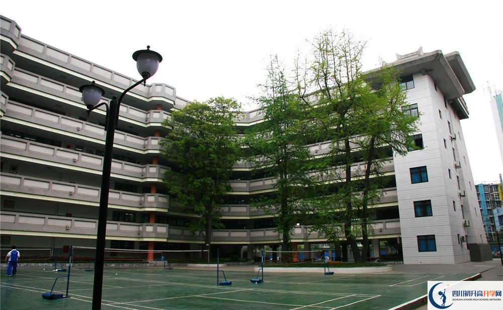 石室天府中學(xué)的學(xué)校地址在哪里？