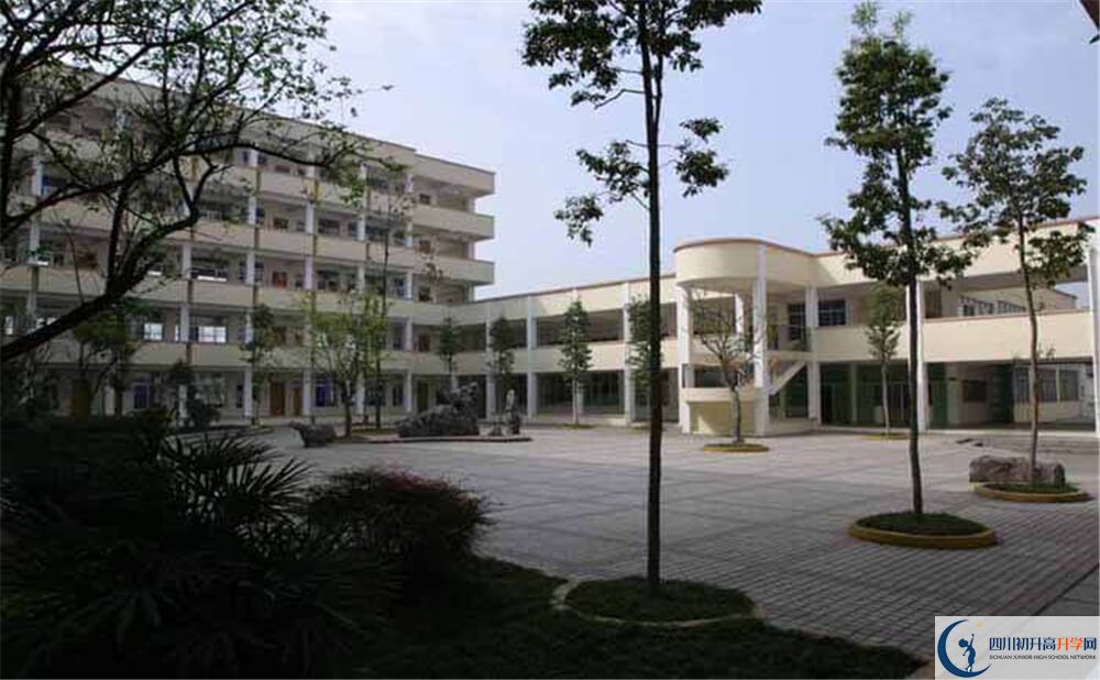 都江堰外國語實(shí)驗(yàn)學(xué)校住宿條件怎么樣？