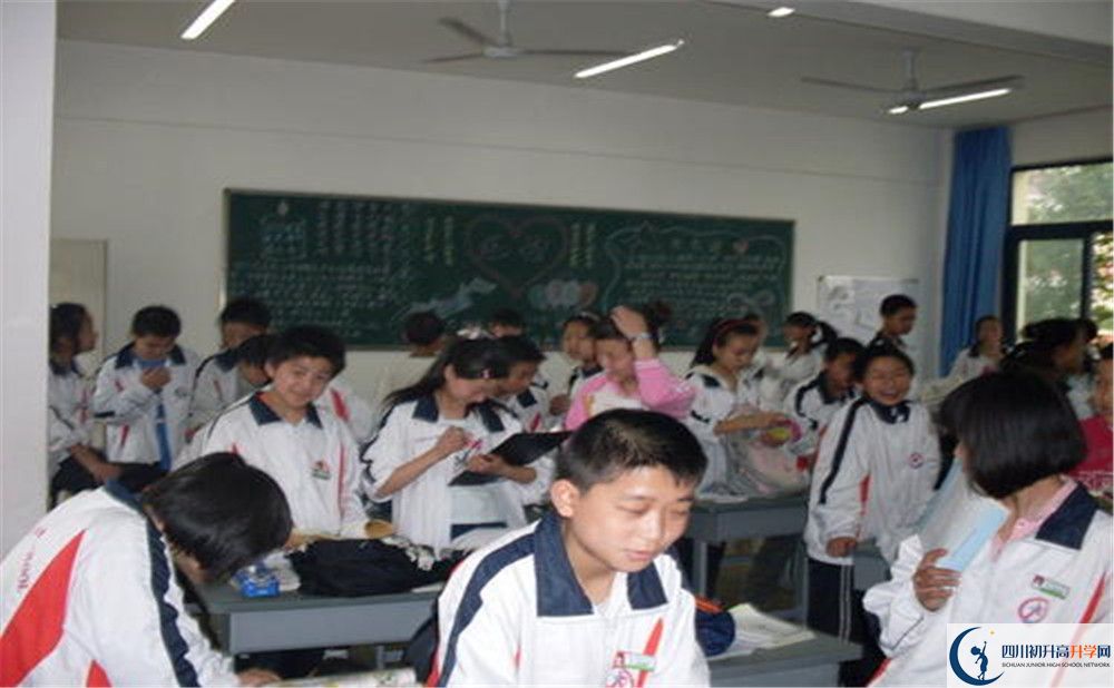 敖平中學(xué)2020年被清華北大錄取的學(xué)生有多少？