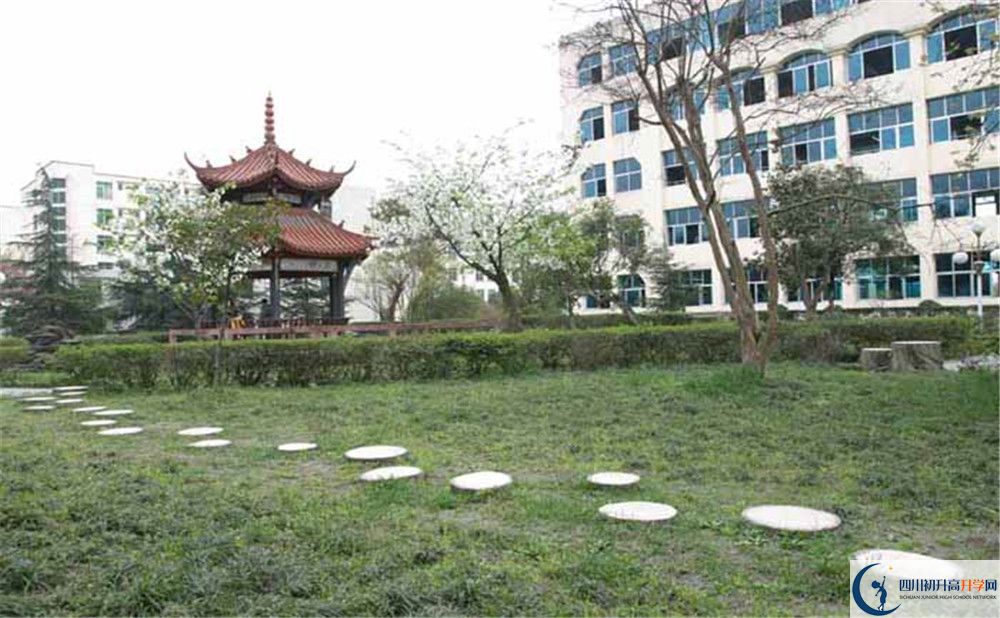 都江堰外國(guó)語(yǔ)實(shí)驗(yàn)學(xué)校初升高向外地招生嗎？