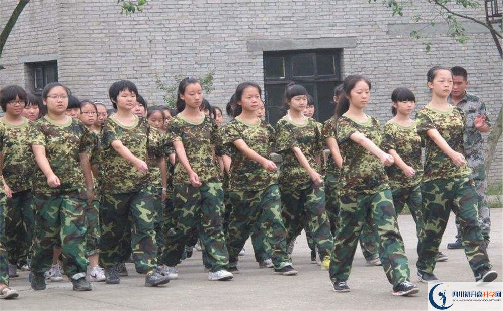 成都市鹽道街中學(xué)高中住宿怎么樣？
