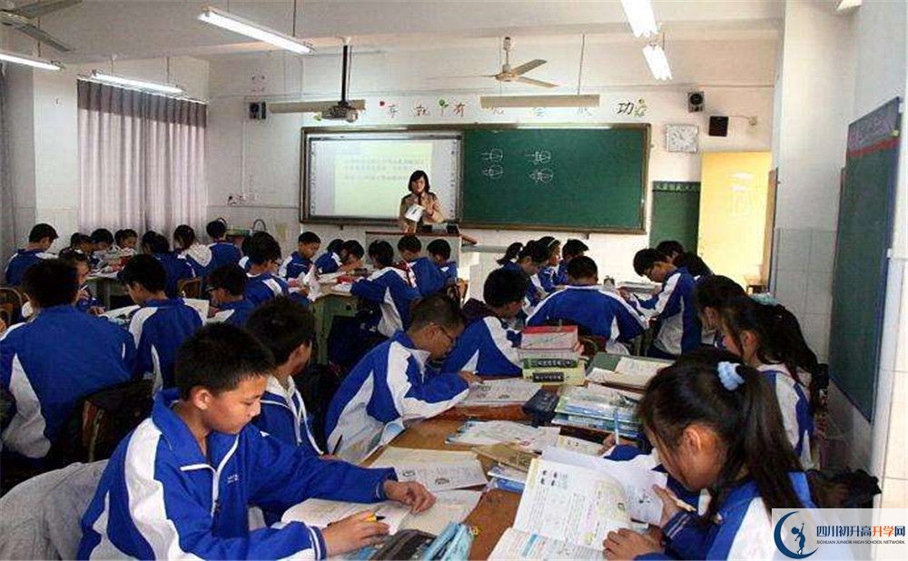 成都市第三十八中學高中住宿怎么樣？
