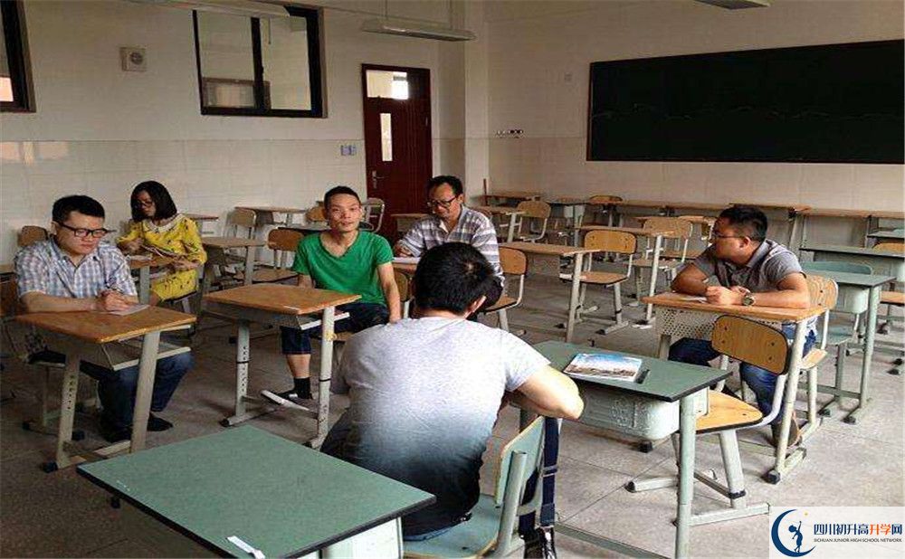 成都實(shí)驗(yàn)中學(xué)2020年外地生學(xué)費(fèi)是多少？