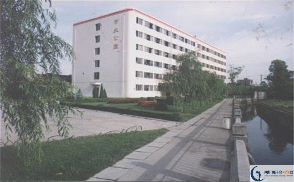 武侯高級(jí)中學(xué)平行班與實(shí)驗(yàn)班差多少？