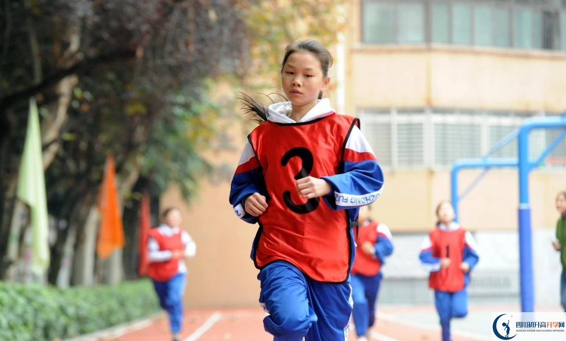 成都大學附屬中學高中平行班怎么樣？