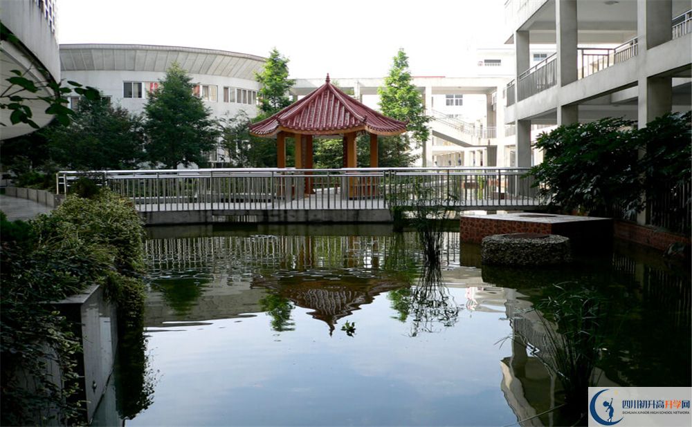 成都市龍泉中學在全國高中排名是多少？