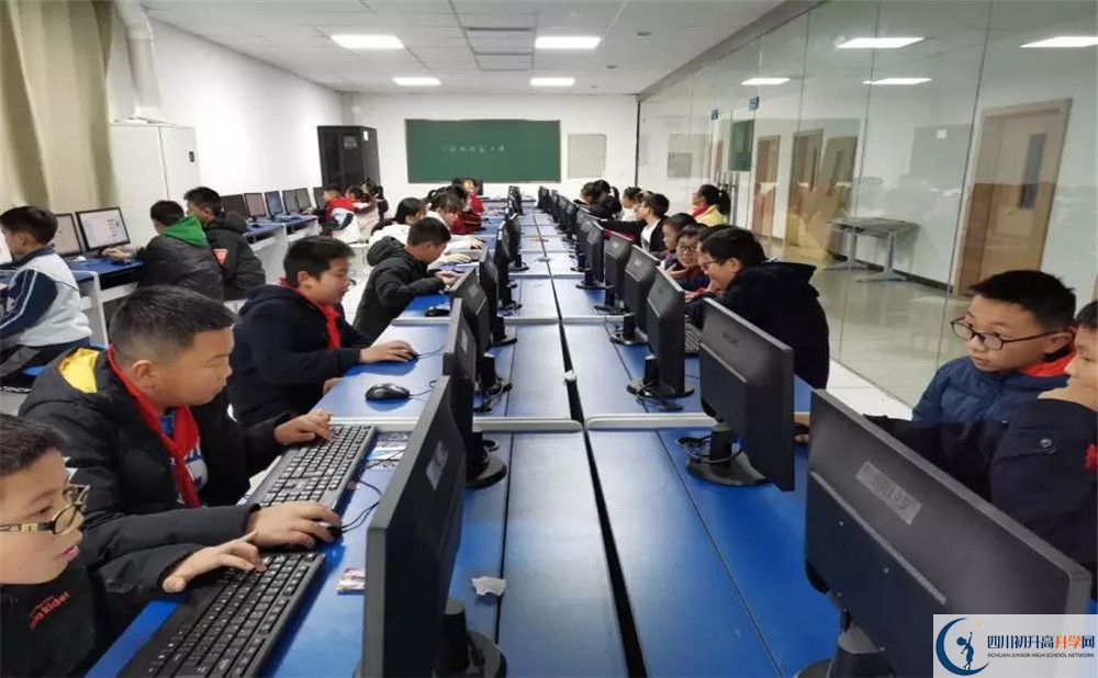成都綿實外國語學校2020年高三文綜測試題難嗎？