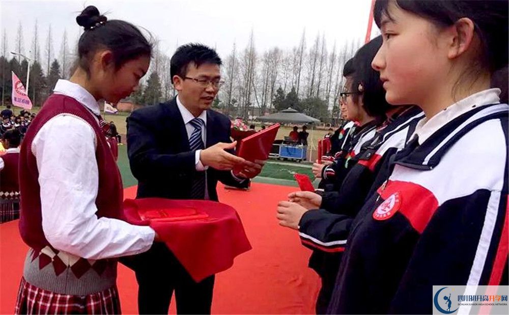 都江堰育才學(xué)校是重點(diǎn)中學(xué)嗎？