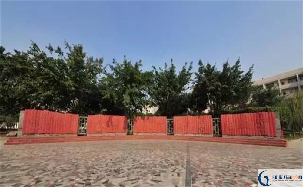溫江二中實驗班人數(shù)是多少？