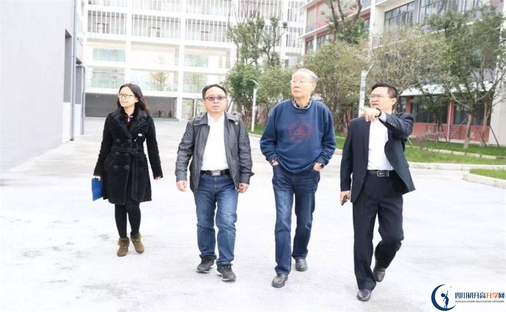 北二外成都附屬中學(xué)高中分班考試難嗎？