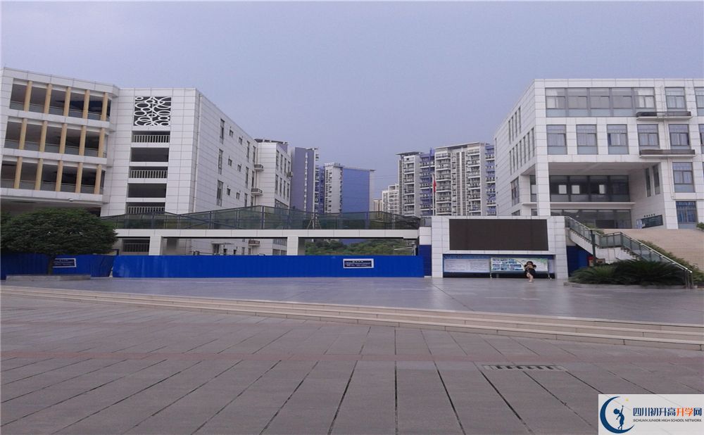 成都市第三中學(xué)高中分班考試難嗎？