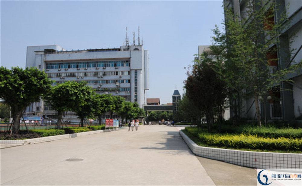 成都鐵路中學(xué)面向全國(guó)招生嗎？
