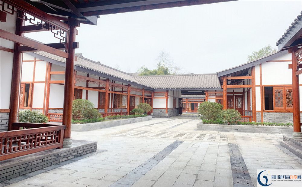成都綿實(shí)外國(guó)語(yǔ)學(xué)校高中分班考試難嗎？